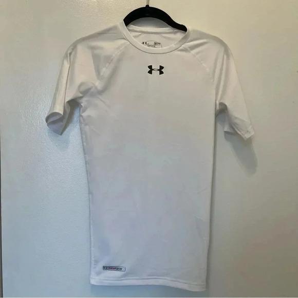 Under  Armour tshirt - Picture 8 of 9